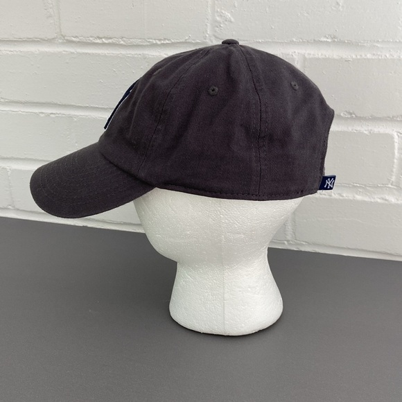 Classic Unisex New York Yankees Grey Baseball Hat - Picture 3 of 7
